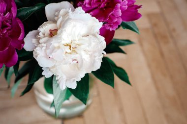 güzel peonies demet