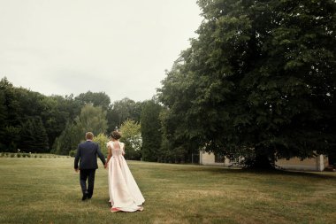 Mutlu evlilik çift elele