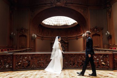 muhteşem gelin ve şık damat