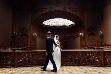 muhteşem gelin ve şık damat