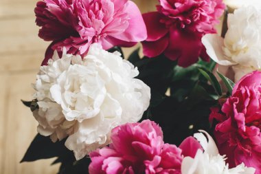 güzel peonies demet