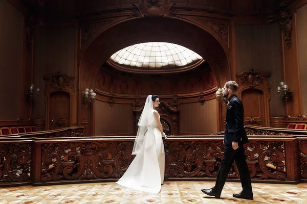 muhteşem gelin ve şık damat