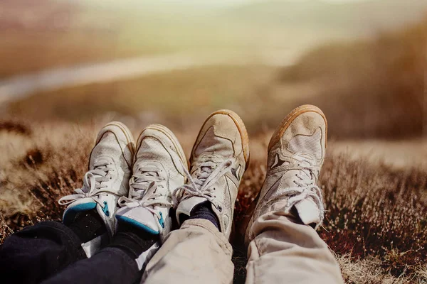 güzel şık hipster çift ayak