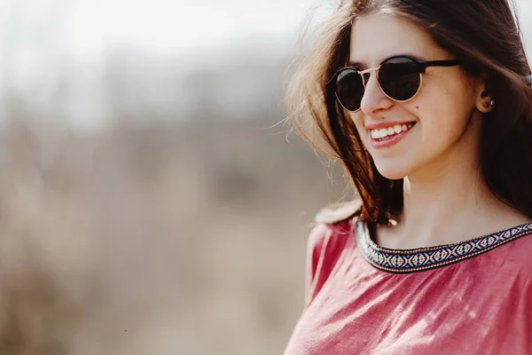 Hermosa mujer elegante hipster — Foto de Stock