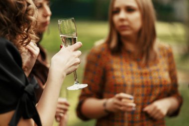 Şampanyalı kutlama kadınlar 