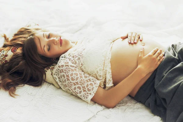 Mulher grávida lindo — Fotografia de Stock