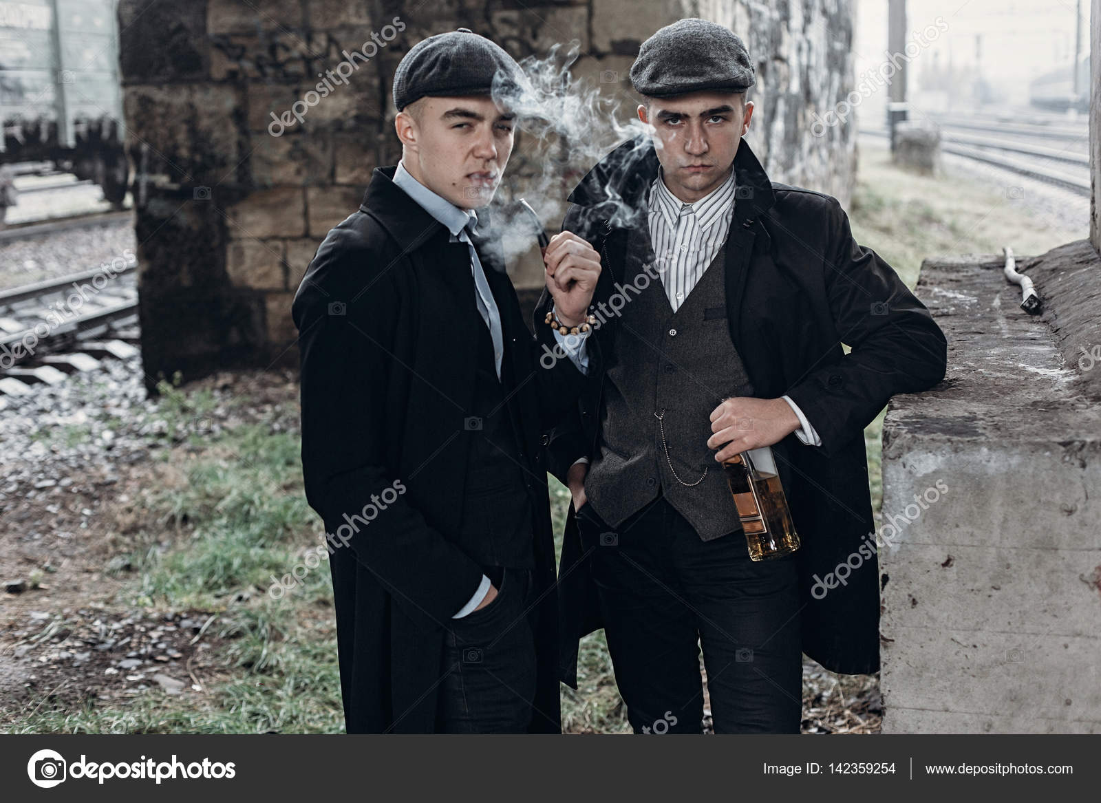 Gangsters men with alcohol — Stock Photo © Sonyachny #142359254