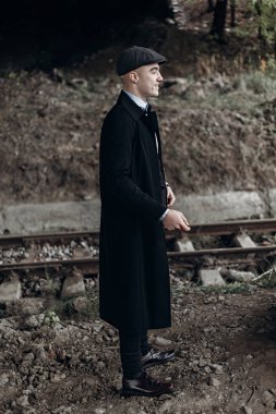 retro görünüm şık adam