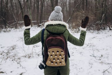 sırt çantası ile şık hipster