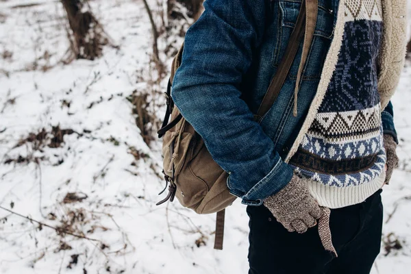 Stylish traveler in cool sweater — Stock Photo, Image