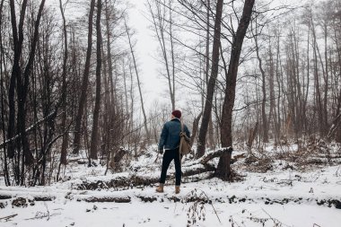 sırt çantası ile şık Gezgin