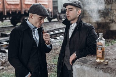  Erkekler smoking.and poz