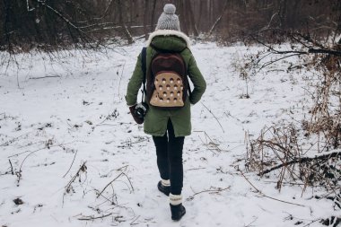 sırt çantası ile şık hipster