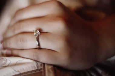 nişan yüzüğü yandan gümüş