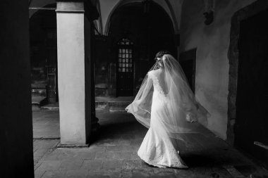 güzel sarışın gelin