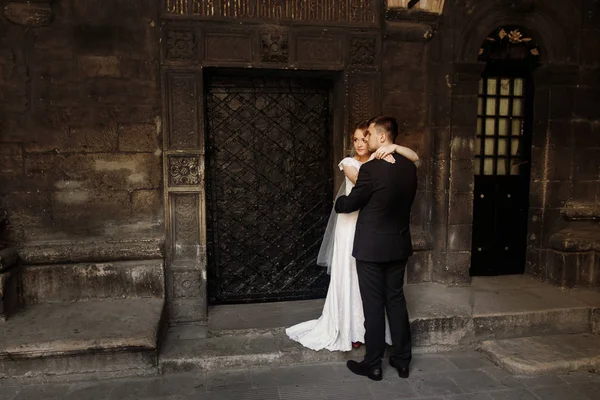 Feliz casal recém-casado — Fotografia de Stock