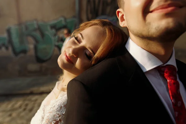 Feliz casal recém-casado — Fotografia de Stock