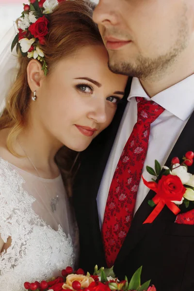 Stylish wedding couple — Stock Photo, Image