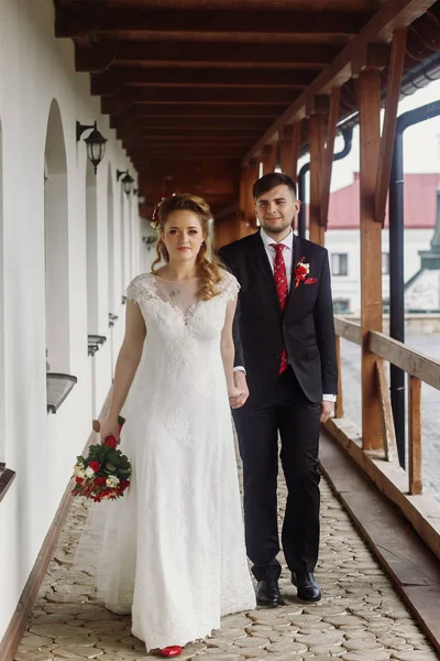 Stylish wedding couple — Stock Photo, Image