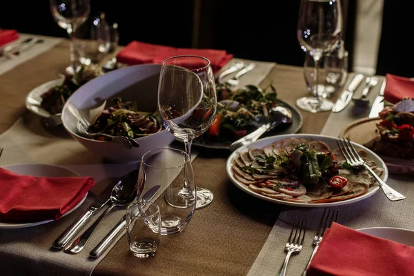 Delicious meals at wedding table — Stock Photo, Image