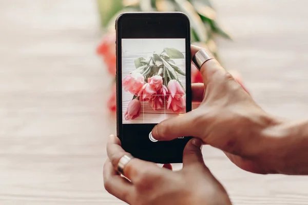 Foto von rosa Tulpen — Stockfoto