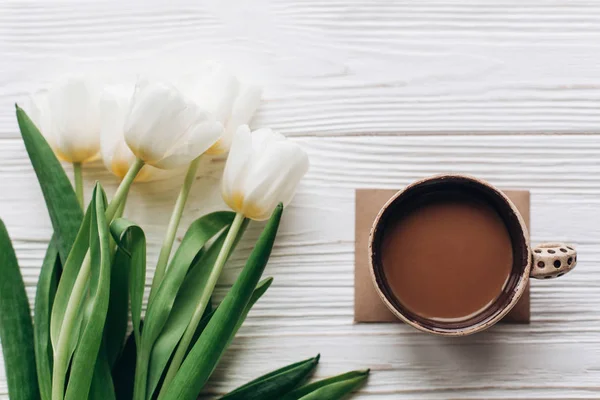 Tulips and morning coffee — Stock Photo, Image