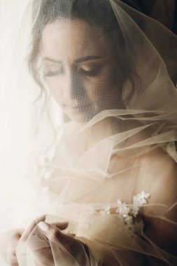 esmer gelin peçe altında