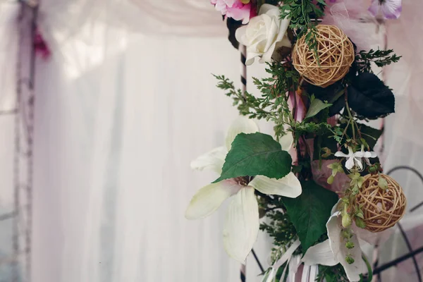Archway alejce ślubnej — Zdjęcie stockowe
