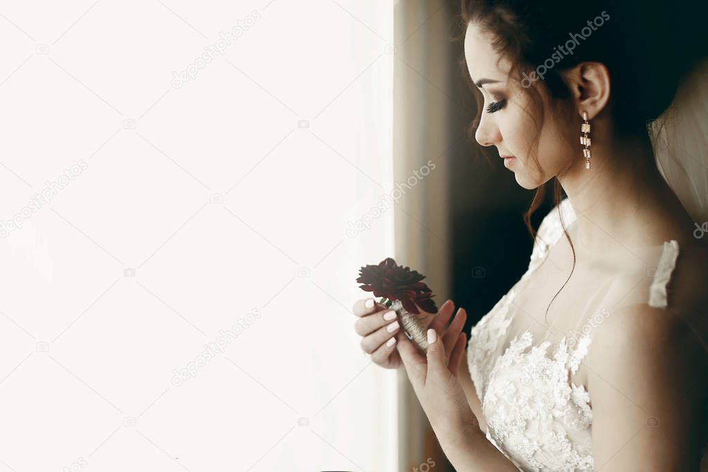 bride in lace wedding dress