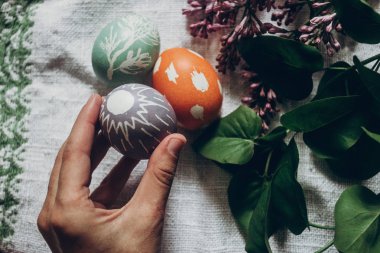 el ve Paskalya yumurtası