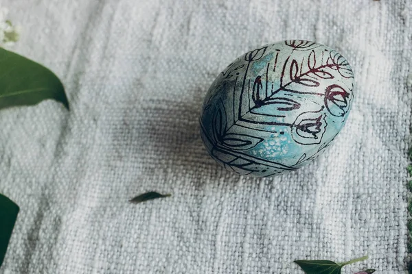 Пасхальное яйцо с орнаментом — стоковое фото