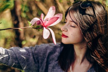 kadın kokulu Manolya çiçek