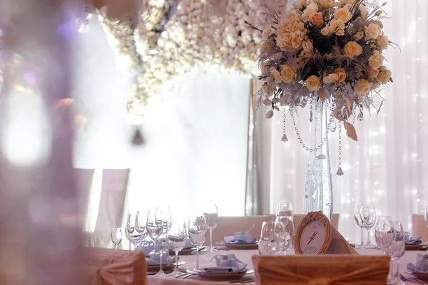 Bröllop inredning med blommor — Stockfoto