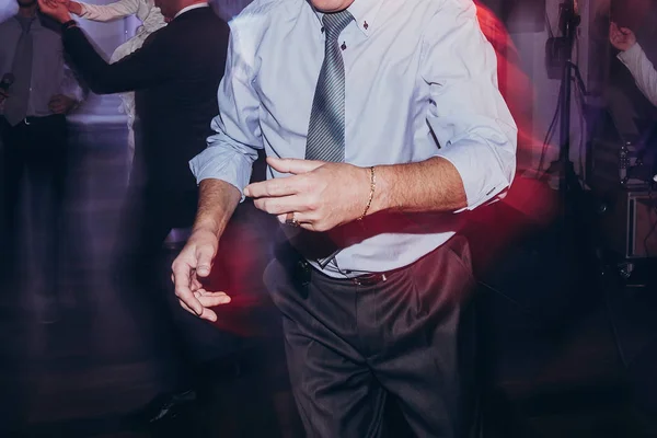 Homem dançando na festa — Fotografia de Stock