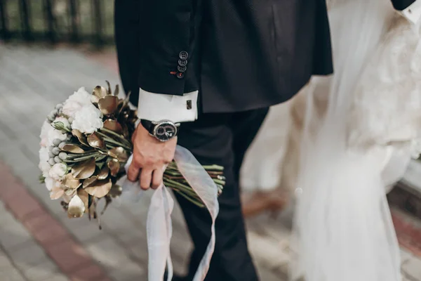 Groom tenant bouquet — Photo