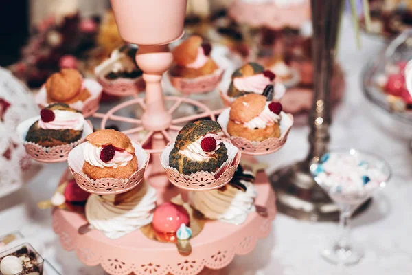 Candy bar en la recepción de la boda — Foto de Stock