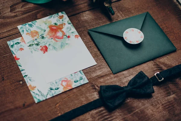 Wedding invitation and bow tie — Stock Photo, Image