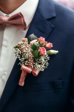 pembe Güllü şık damat