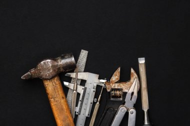 Siyah arka plan üzerine araçları