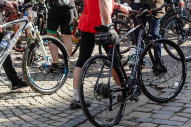 Bisiklet sürme katılımcılar