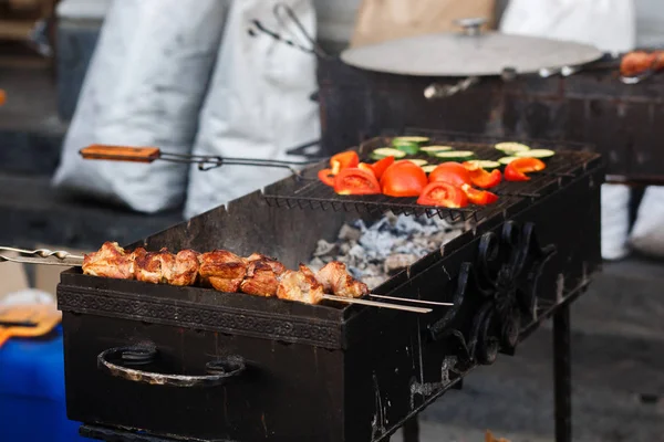 Delicioso kebab barbacoa —  Fotos de Stock