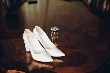 beyaz düğün ayakkabıları