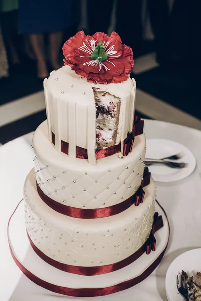 Delicioso pastel de bodas — Foto de Stock