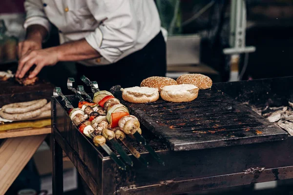 Parrilla barbacoa kebab —  Fotos de Stock