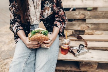 eller büyük burger 