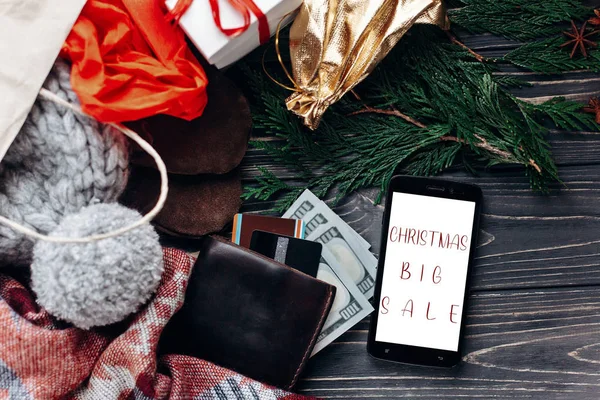 Vánoční prodej text na telefonu — Stock fotografie