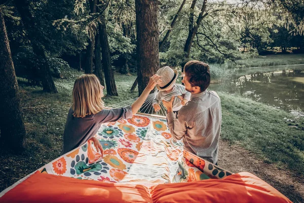 Parents playing with son — Stock Photo, Image