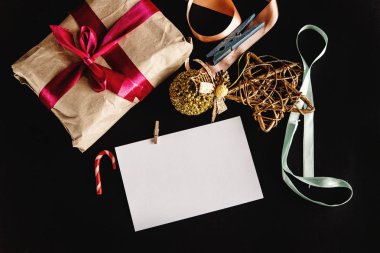 Mevcut, kartı ve süslemeleri boş 