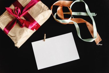 Kraft kağıt şeritler hediye