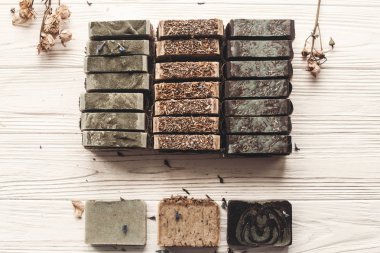 çiçekler şifa ile bitkisel sabun